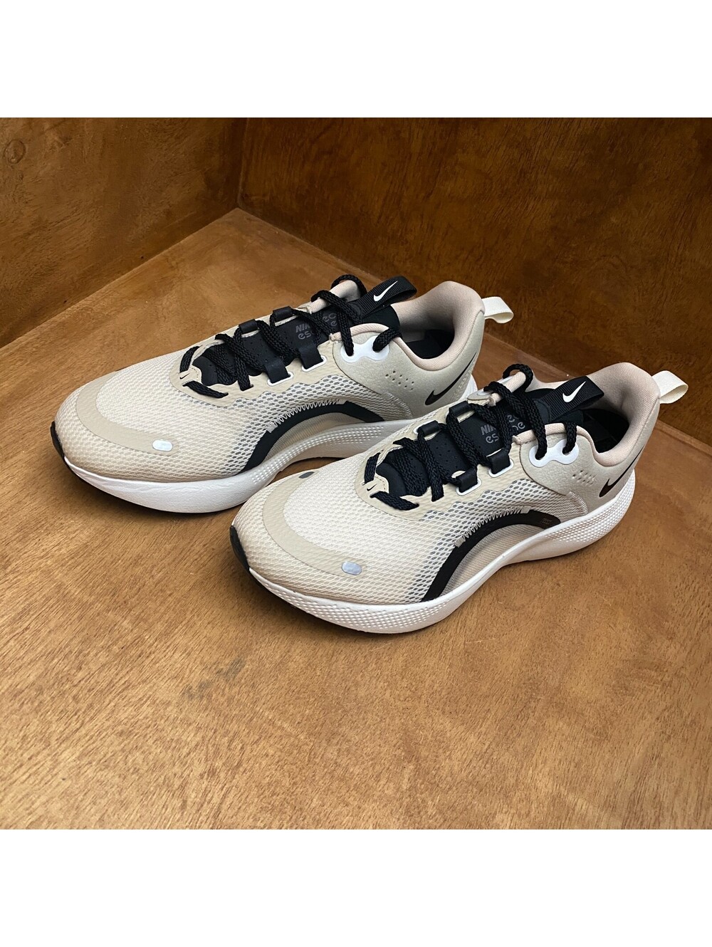Nike React Escape Run 2 Shoes Women Sz 8 Sandrift Sail Beige Sneakers DJ9976-100 - Picture 5 of 15